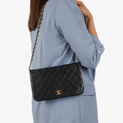 Chanel Classic Full Flap Tasche aus schwarzem gestepptem Lammleder mit 24K goldplattierten Beschlägen