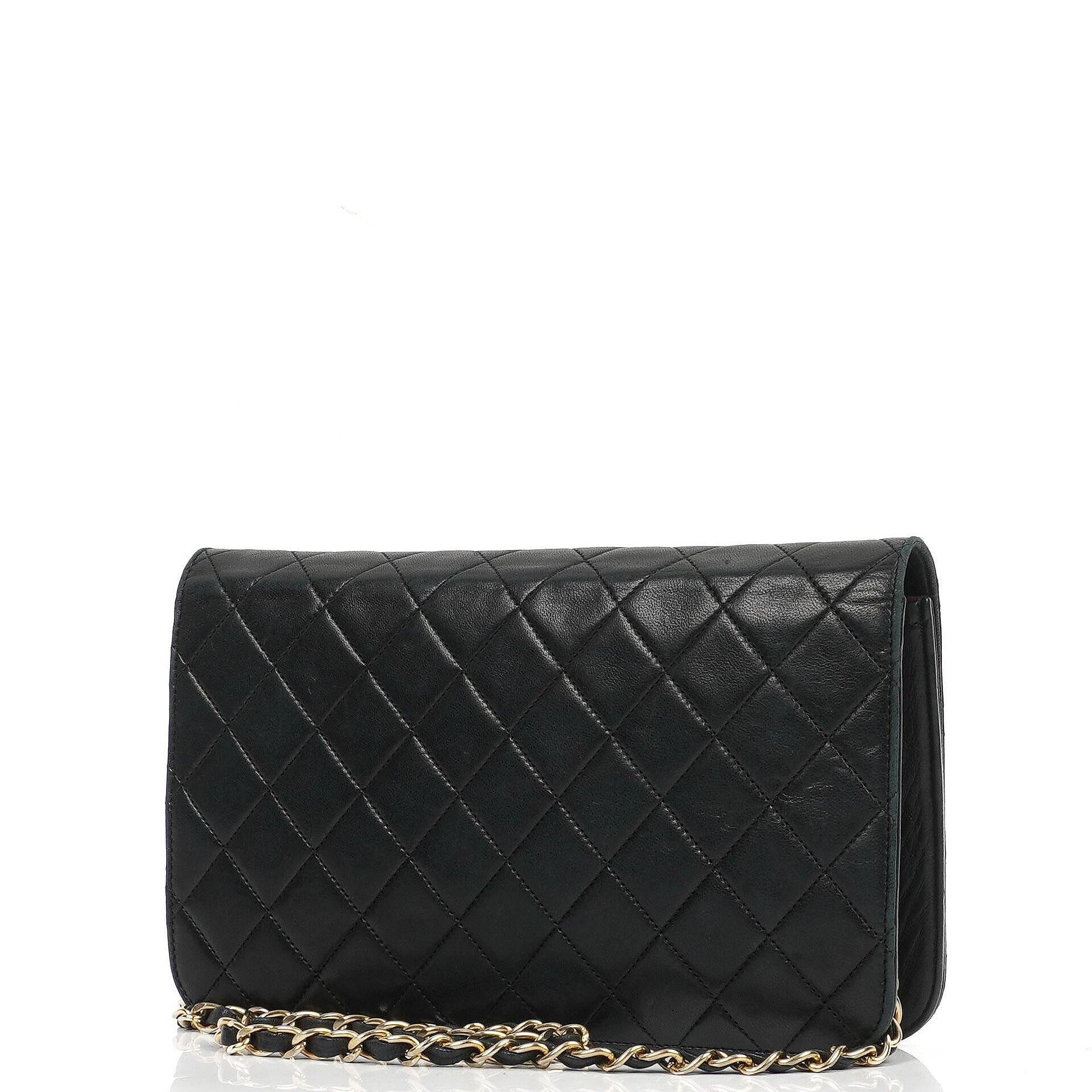 Chanel Classic Full Flap Tasche aus schwarzem gestepptem Lammleder mit 24K goldplattierten Beschlägen