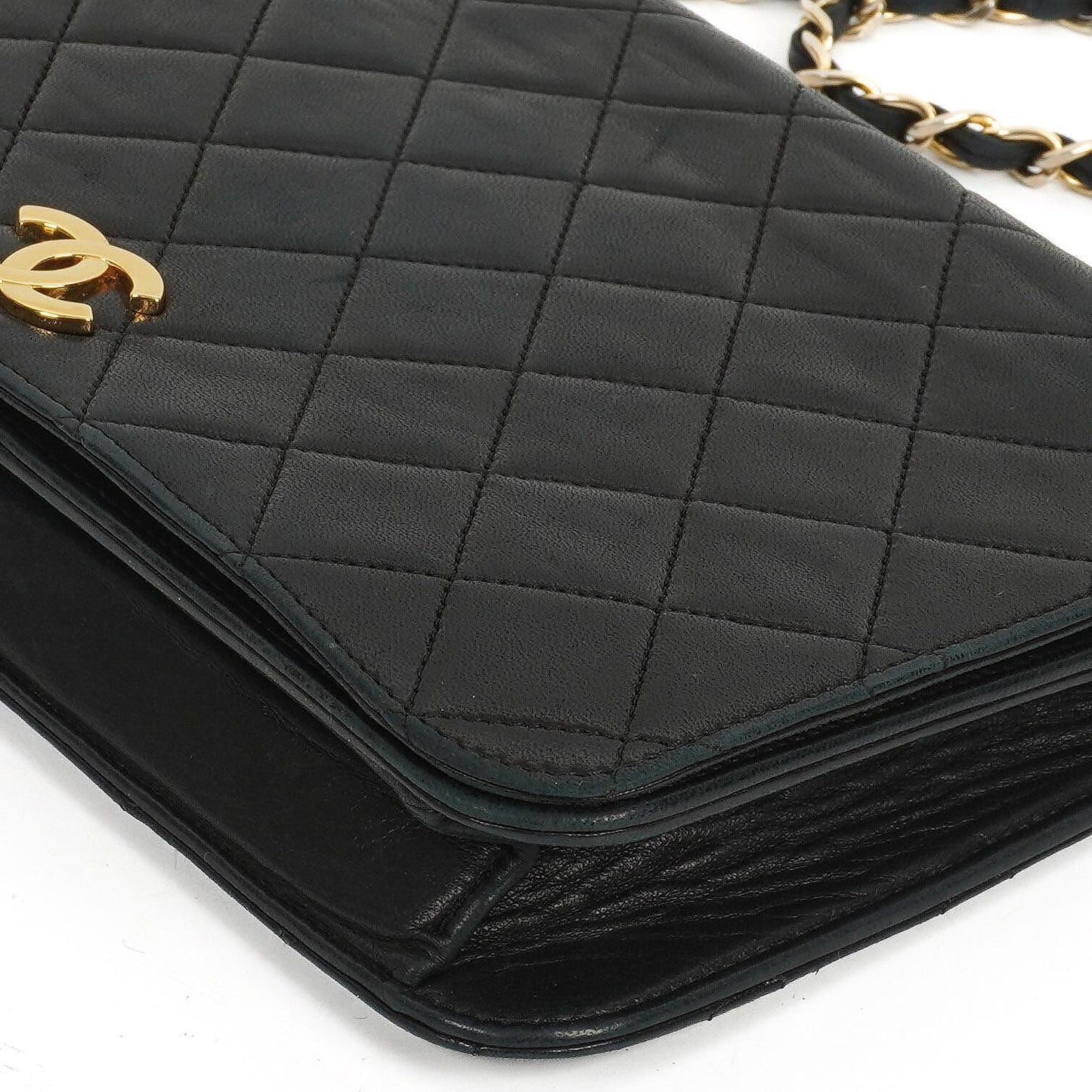 Chanel Classic Full Flap Tasche aus schwarzem gestepptem Lammleder mit 24K goldplattierten Beschlägen