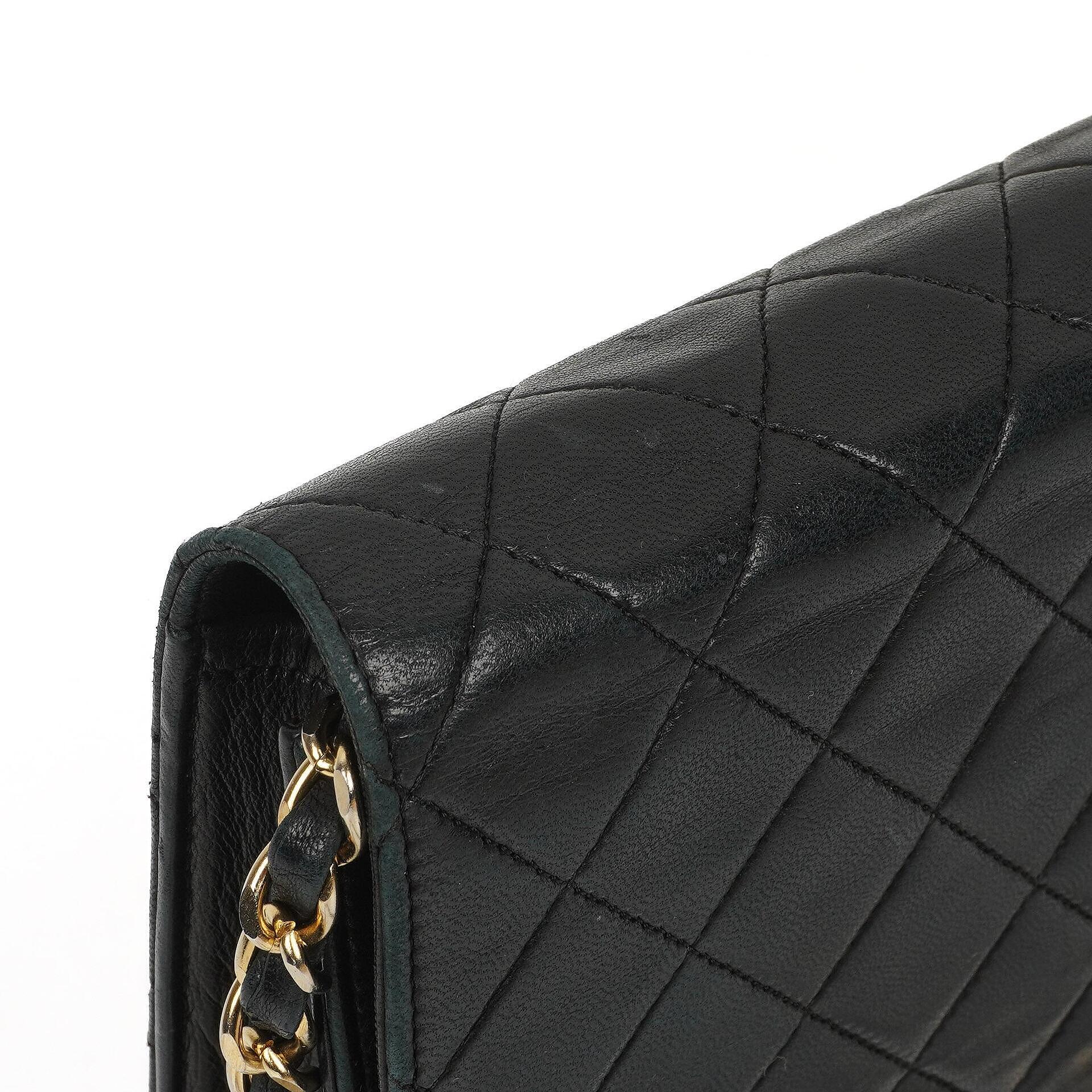 Chanel Classic Full Flap Tasche aus schwarzem gestepptem Lammleder mit 24K goldplattierten Beschlägen