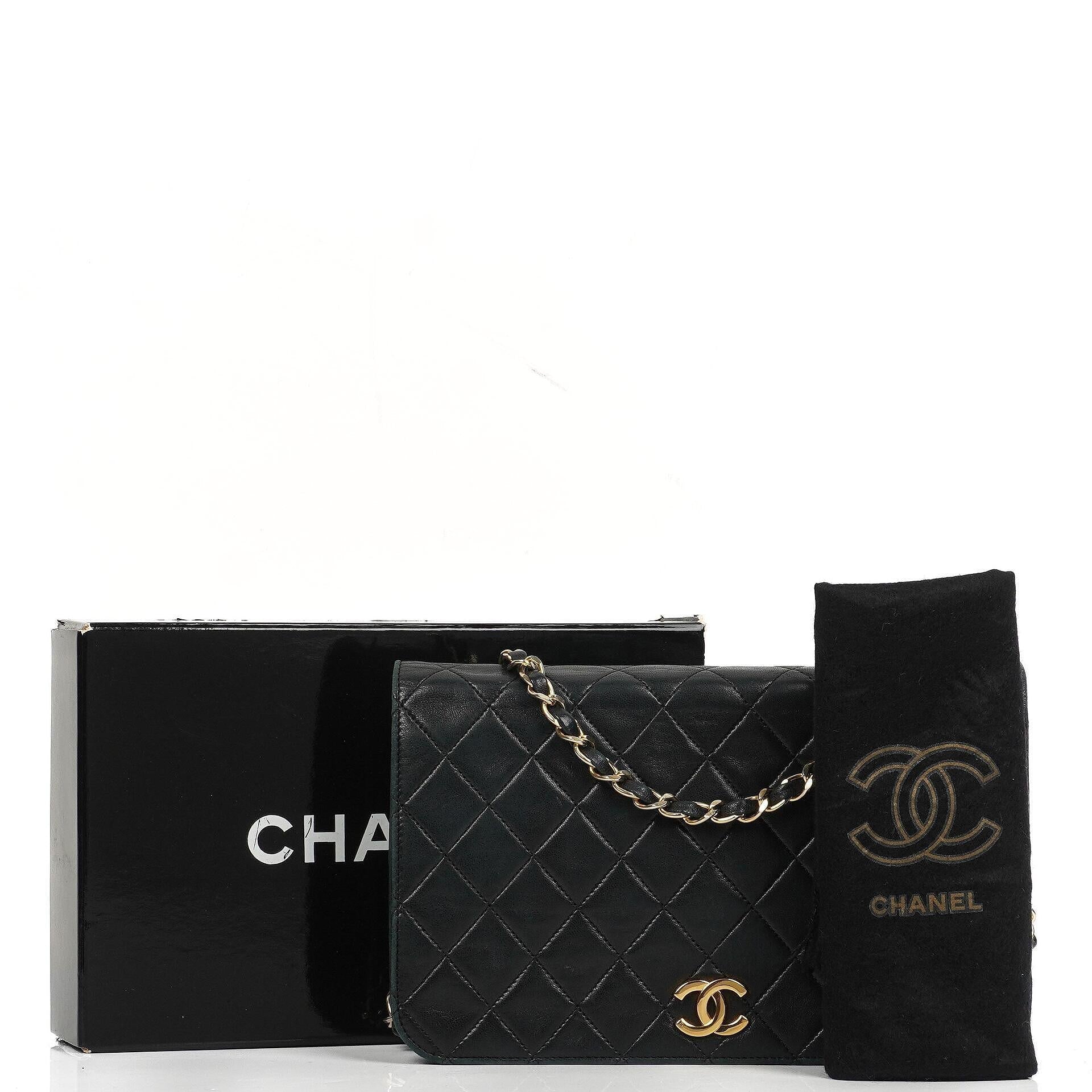 Chanel Classic Full Flap Tasche aus schwarzem gestepptem Lammleder mit 24K goldplattierten Beschlägen