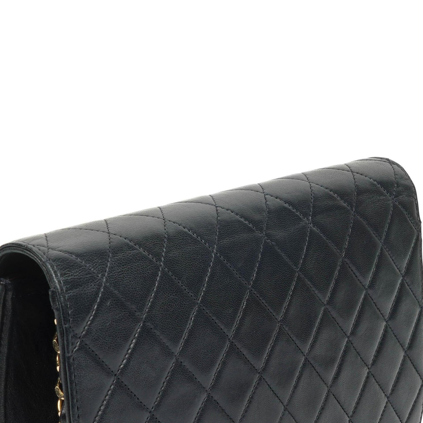 Chanel Classic Flap Bag aus schwarzem gestepptem Lammleder mit goldfarbener Hardware