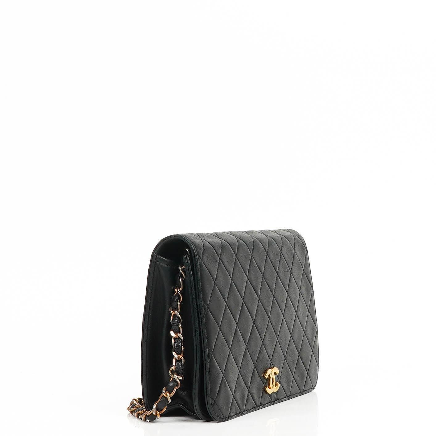 Chanel Classic Full Flap Bag Schwarz Gequiltetes Lammleder mit Gold Hardware