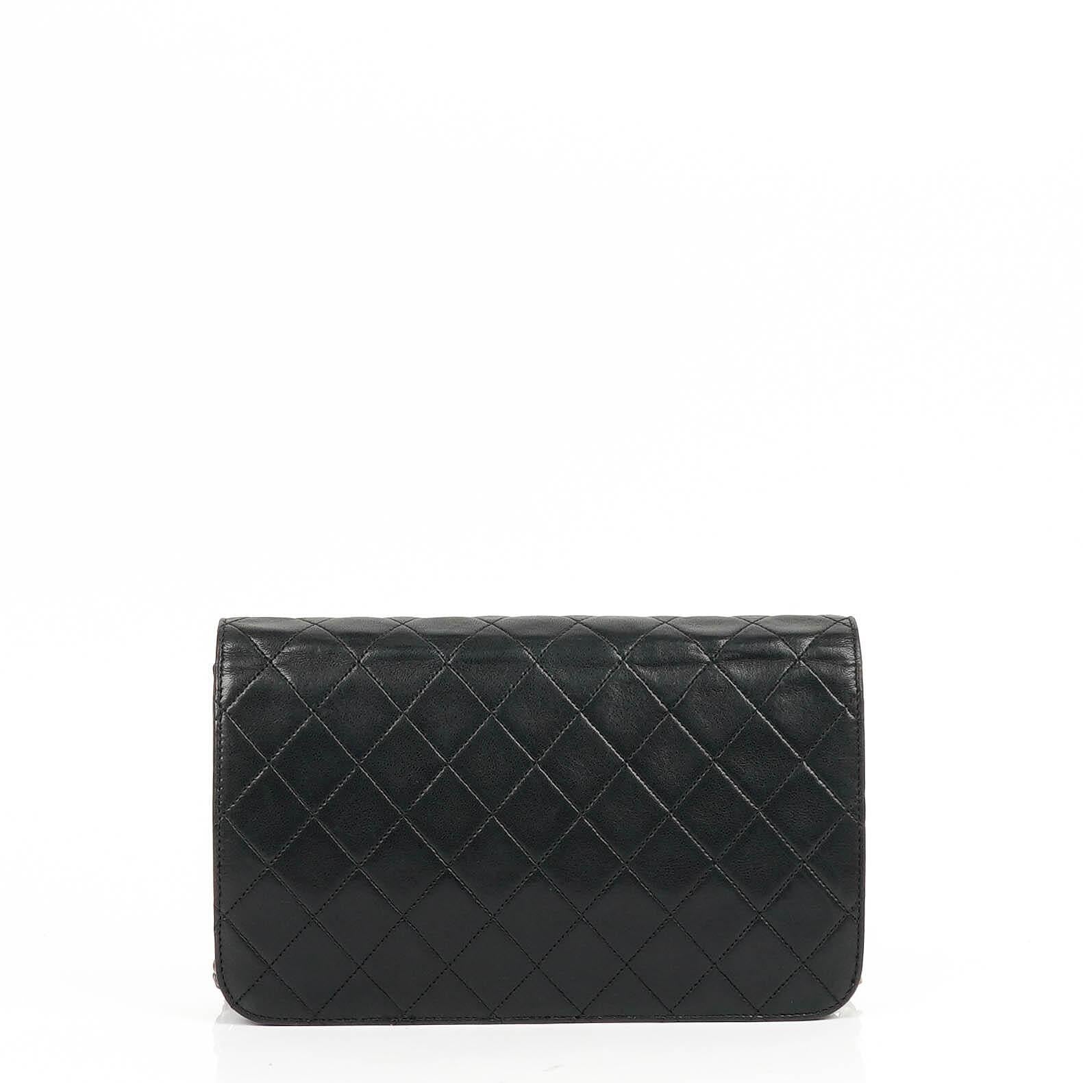 Chanel Classic Full Flap Bag Schwarz Gequiltetes Lammleder mit Gold Hardware