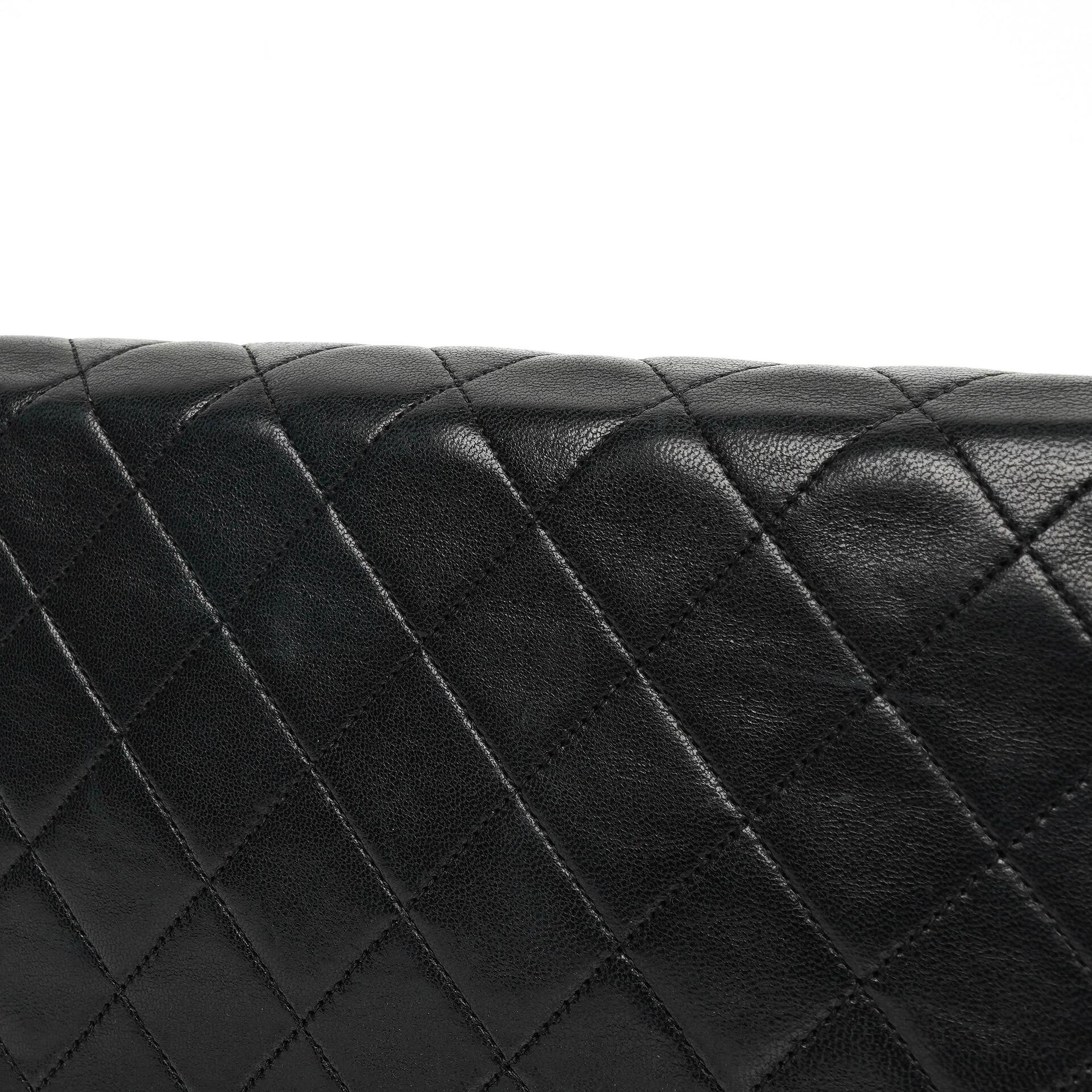 Chanel Classic Full Flap Bag Schwarz Gequiltetes Lammleder mit Gold Hardware