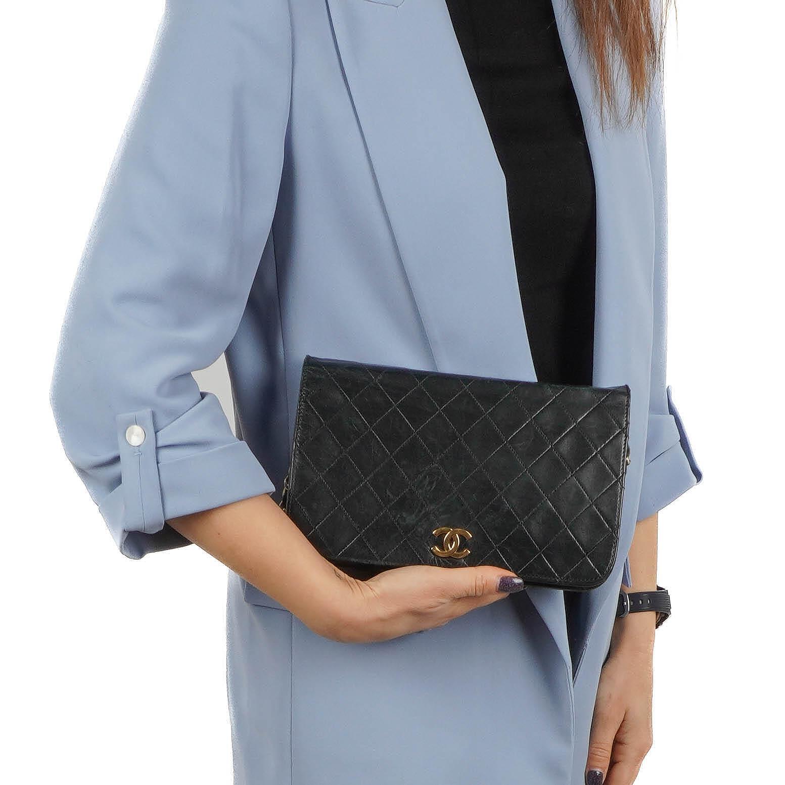 Chanel Classic Full Flap Tasche aus schwarzem gestepptem Lammleder mit 24K vergoldeten Beschlägen