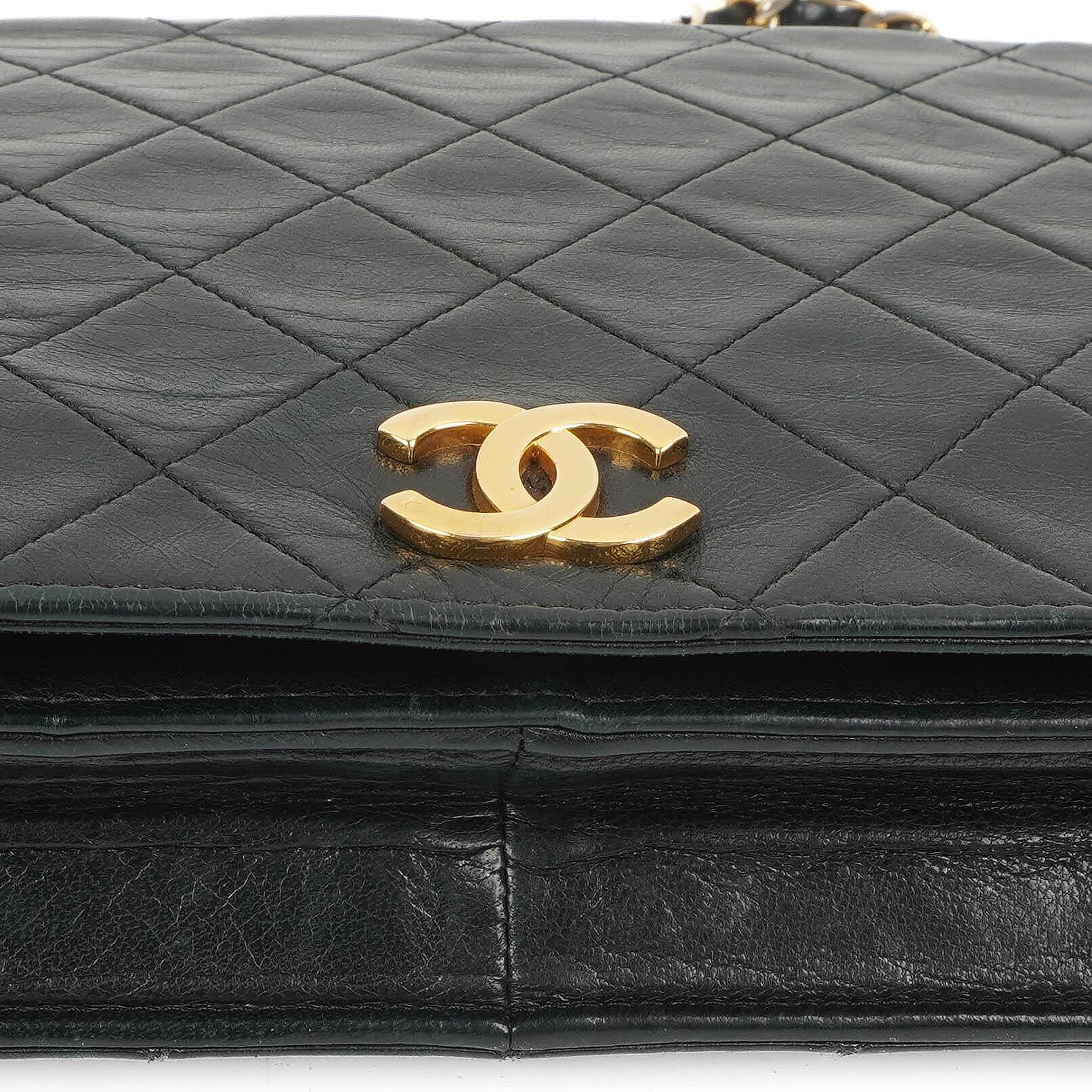 Chanel Classic Full Flap Tasche aus schwarzem gestepptem Lammleder mit 24K vergoldeten Beschlägen