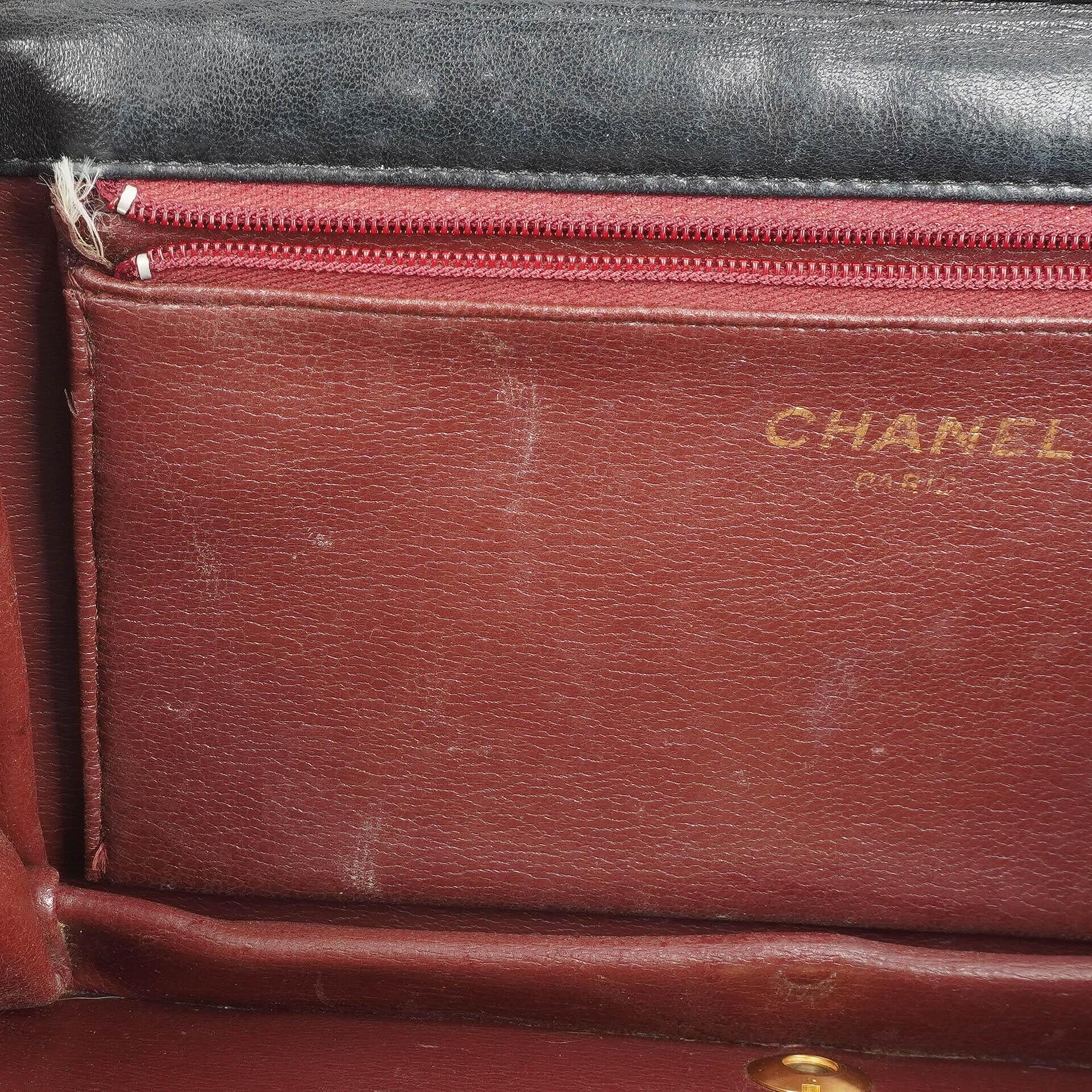 Chanel Classic Full Flap Tasche aus schwarzem gestepptem Lammleder mit 24K vergoldeten Beschlägen