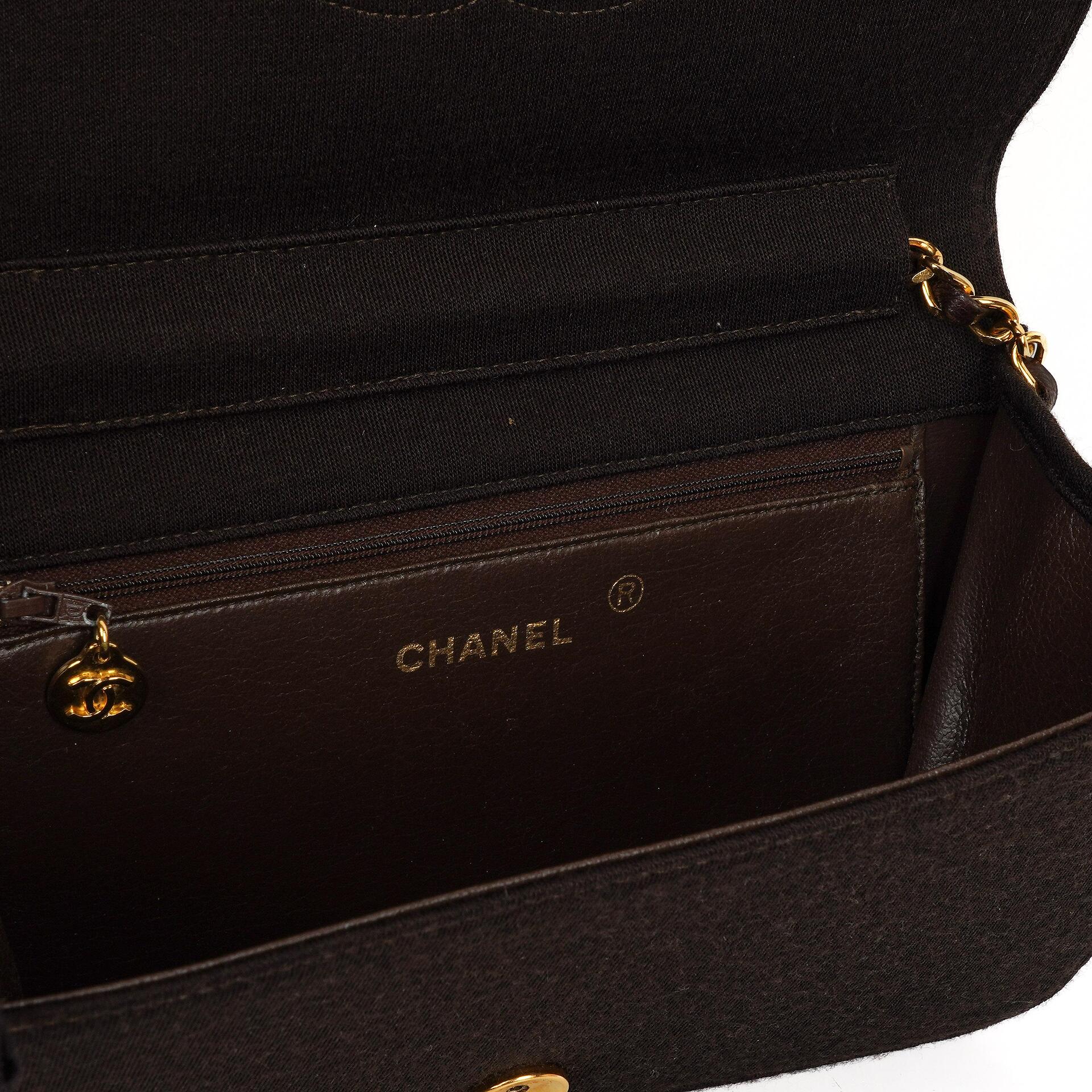 Chanel Classic Braune gesteppte Jersey Full Flap Tasche mit 24K Goldplattierten Beschlägen