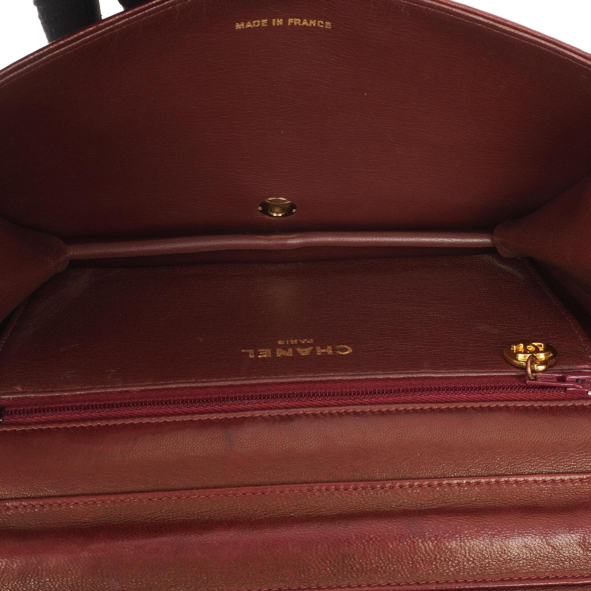 Chanel Classic Full Flap Bag, Burgunder gestepptes Lammleder, 24K Goldplattierte Hardware