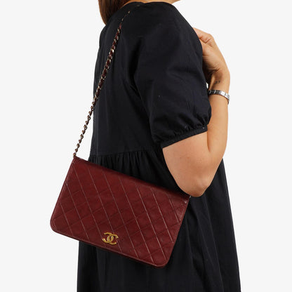 Chanel Classic Full Flap Bag, Burgunder gestepptes Lammleder, 24K Goldplattierte Hardware