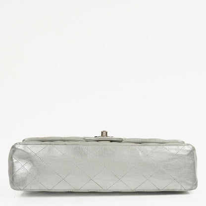 Chanel Classic Double Flap Tasche Metallic Silber Stepp-Lammleder mit silberfarbenen Beschlägen