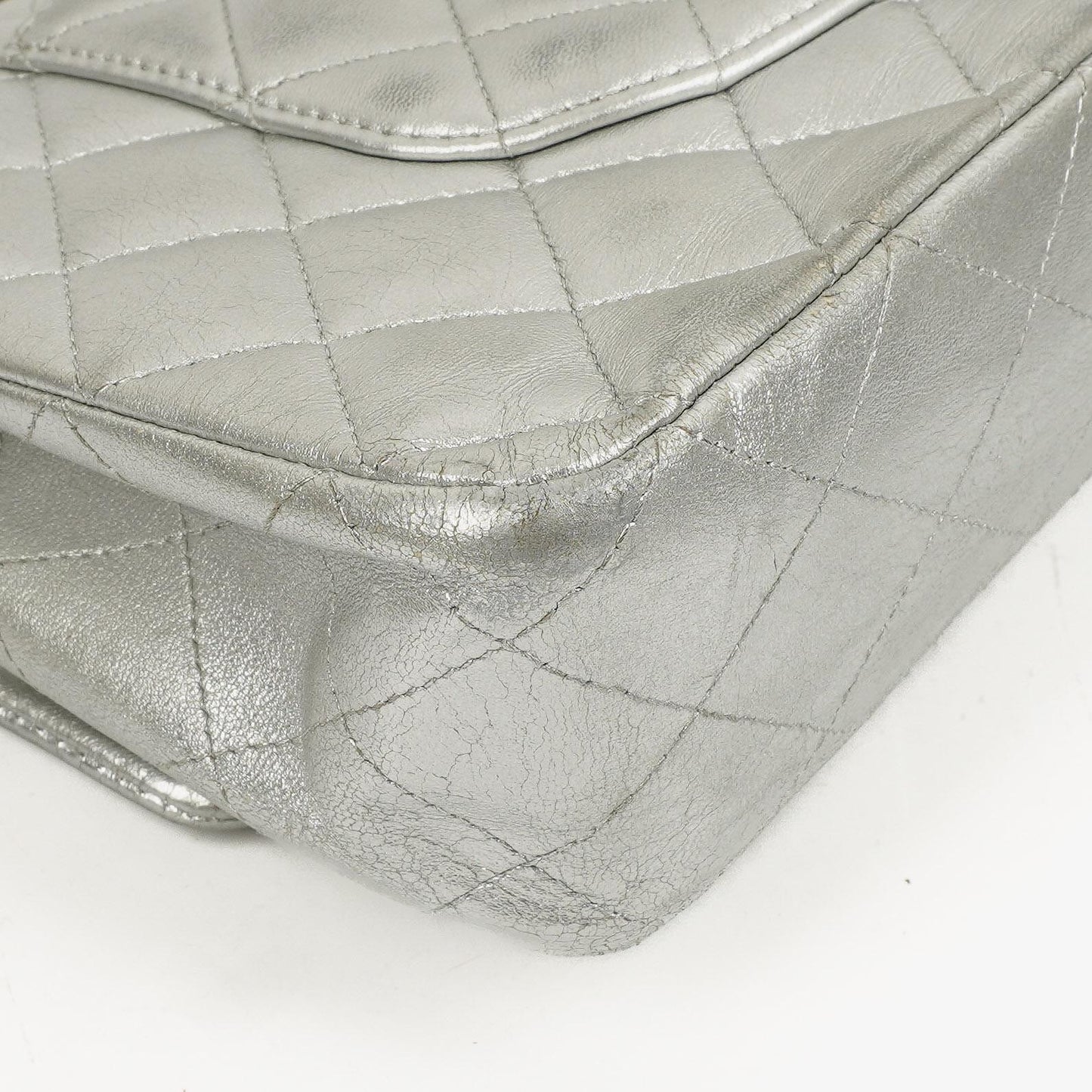 Chanel Classic Double Flap Tasche Metallic Silber Stepp-Lammleder mit silberfarbenen Beschlägen