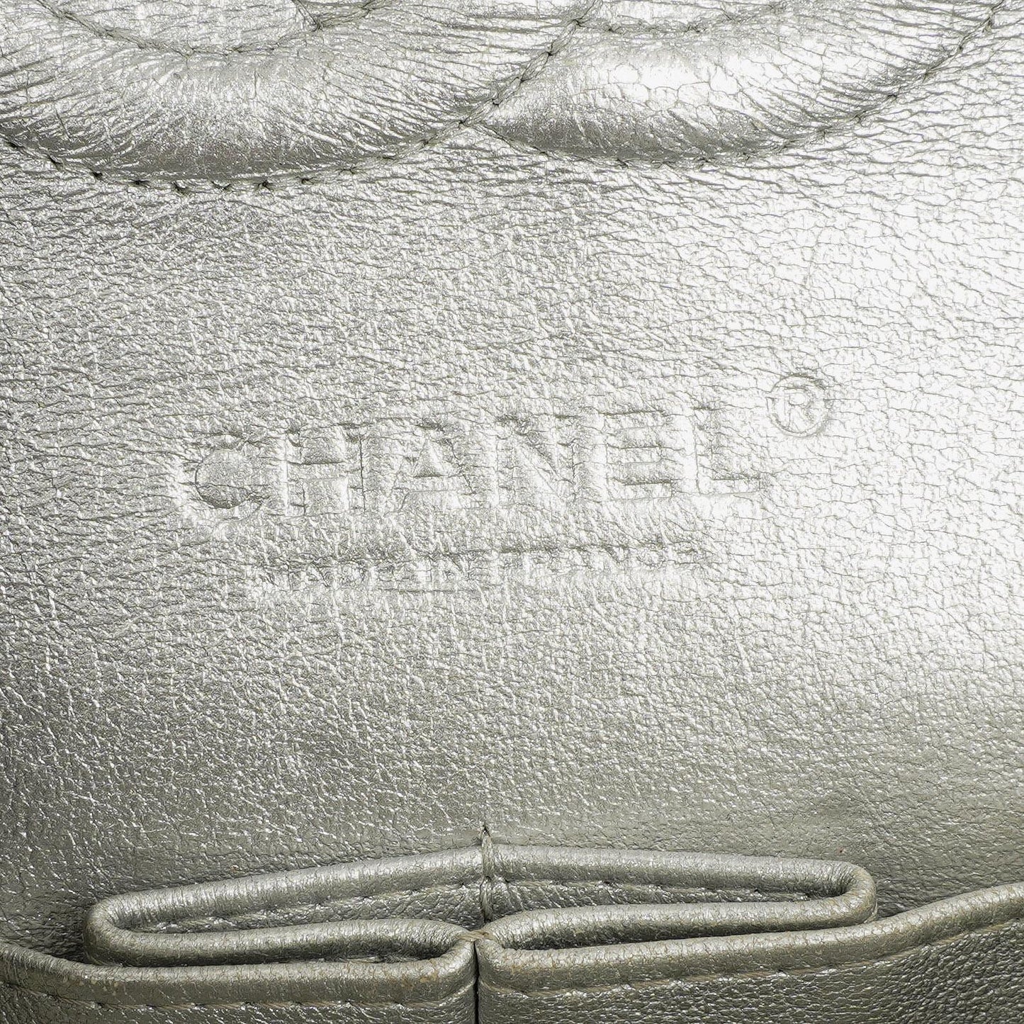 Chanel Classic Double Flap Tasche Metallic Silber Stepp-Lammleder mit silberfarbenen Beschlägen