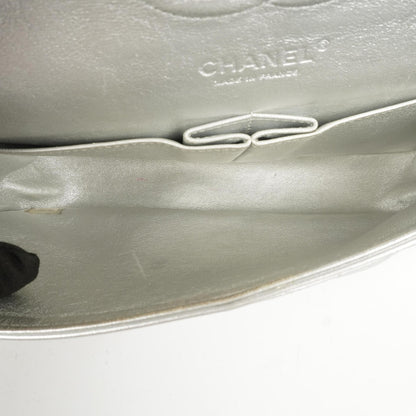 Chanel Classic Double Flap Tasche Metallic Silber Stepp-Lammleder mit silberfarbenen Beschlägen