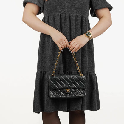 Chanel Classic Double Flap Tasche aus gestepptem Lammleder mit 24K vergoldeten Beschlägen