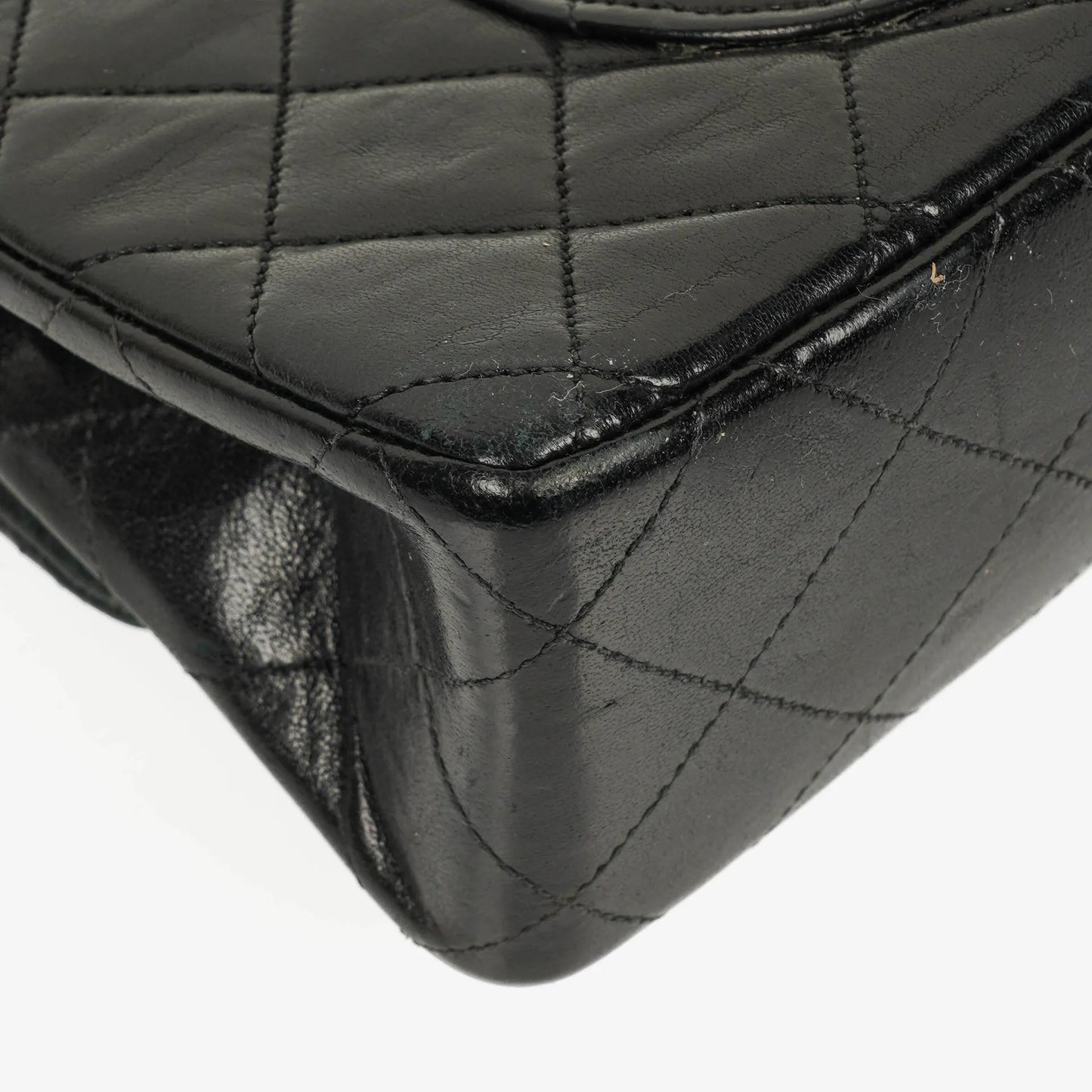 Chanel Classic Double Flap Tasche aus gestepptem Lammleder mit 24K vergoldeten Beschlägen