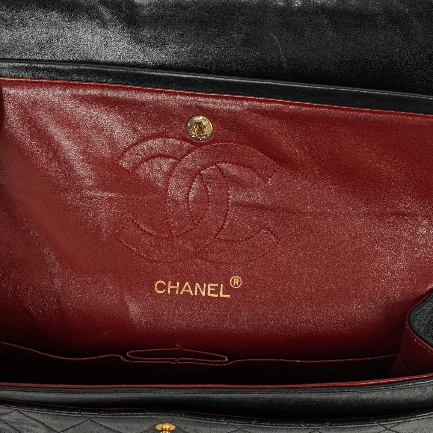 Chanel Classic Double Flap Tasche aus gestepptem Lammleder mit 24K vergoldeten Beschlägen