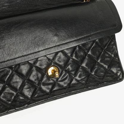Chanel Classic Double Flap Tasche aus gestepptem Lammleder mit 24K vergoldeten Beschlägen