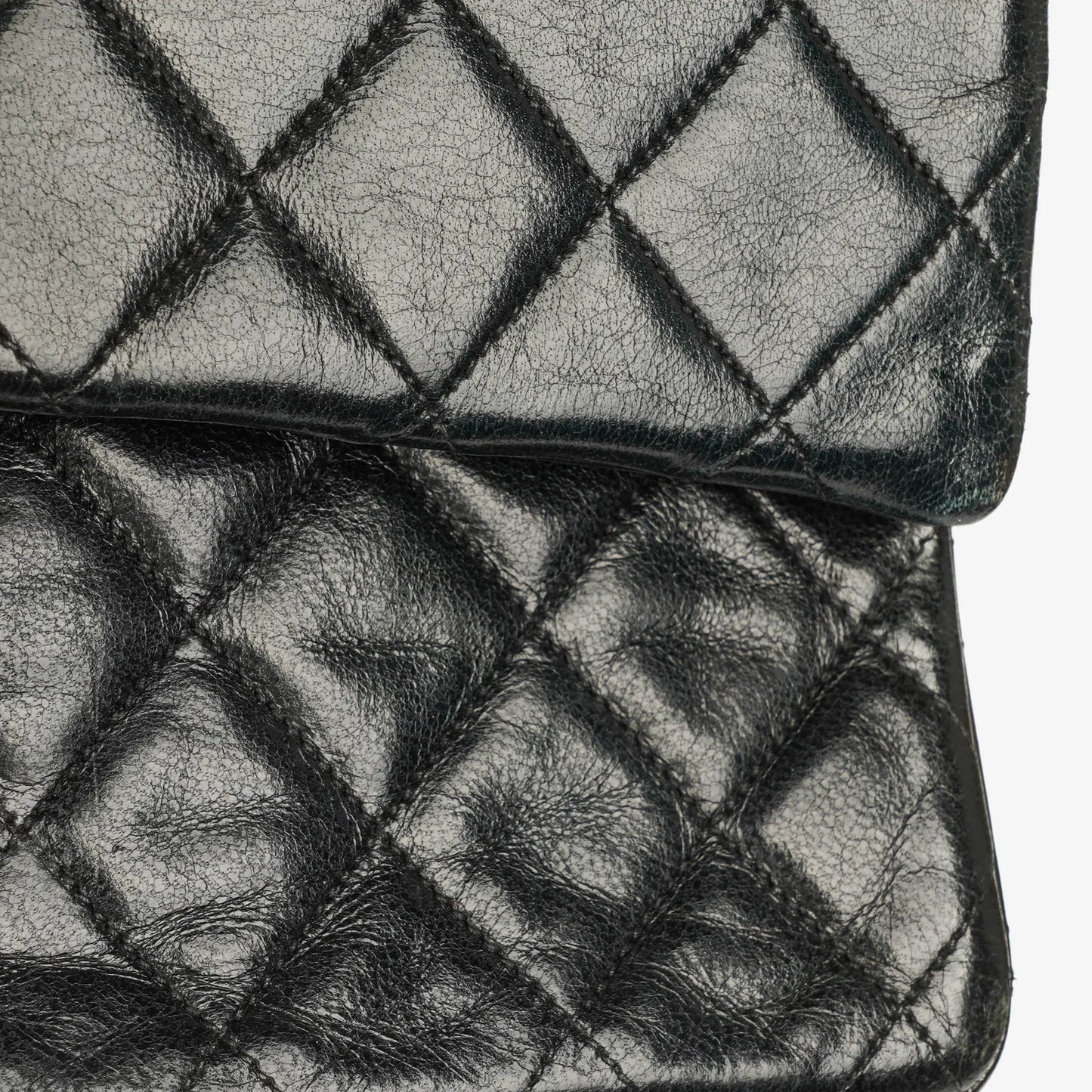 Chanel Classic Double Flap Tasche aus gestepptem Lammleder mit 24K vergoldeten Beschlägen