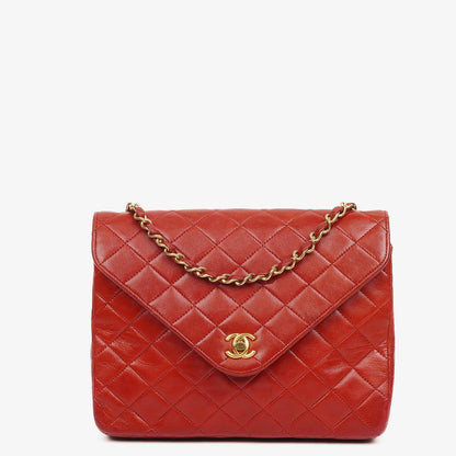 Chanel Classic Envelope Flap Bag Gequiltetes Lammleder Rot mit 24K Vergoldeter Hardware