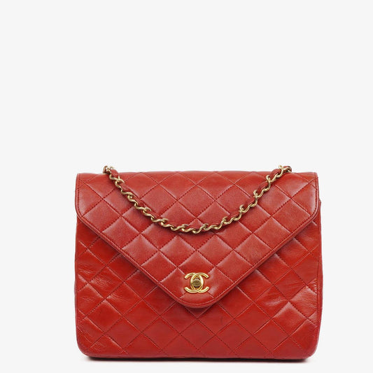 Chanel Classic Envelope Flap Bag Gequiltetes Lammleder Rot mit 24K Vergoldeter Hardware