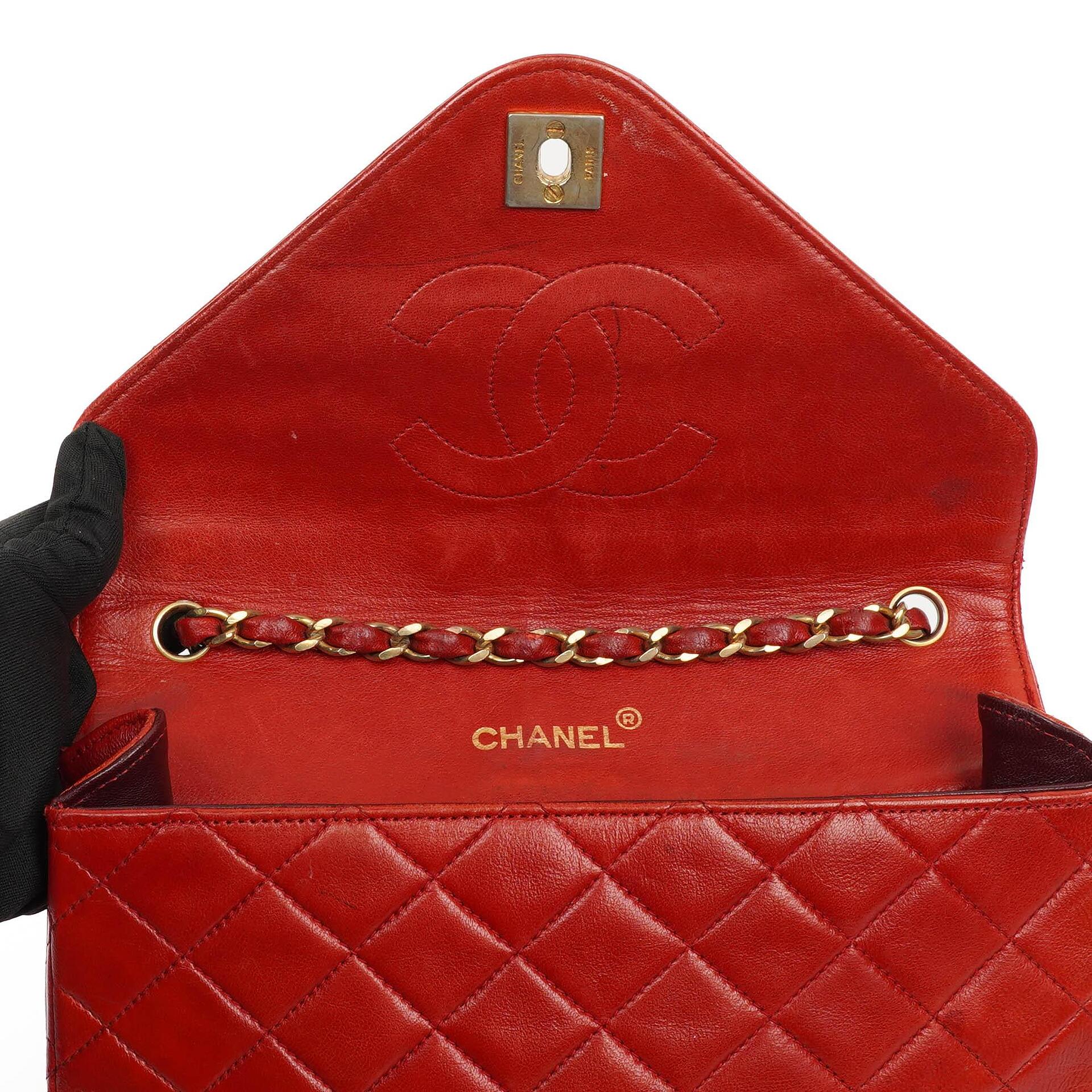 Chanel Classic Envelope Flap Bag Gequiltetes Lammleder Rot mit 24K Vergoldeter Hardware