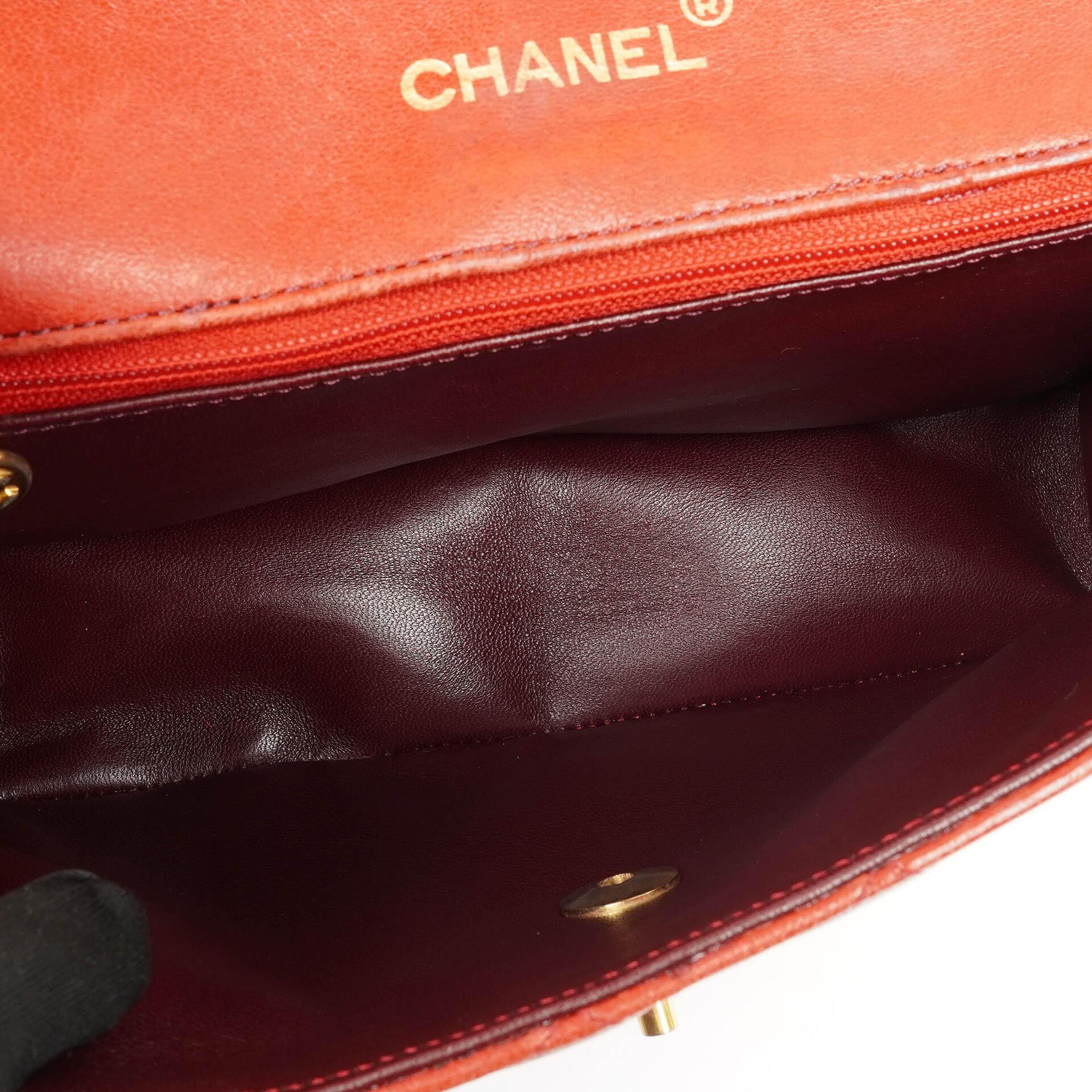 Chanel Classic Envelope Flap Bag Gequiltetes Lammleder Rot mit 24K Vergoldeter Hardware