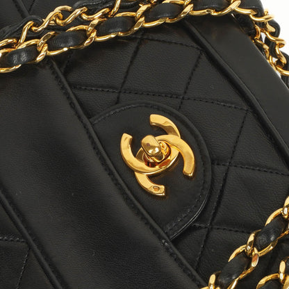 Chanel Classic Flap Bag aus Lammleder mit 24k goldplattierter Hardware