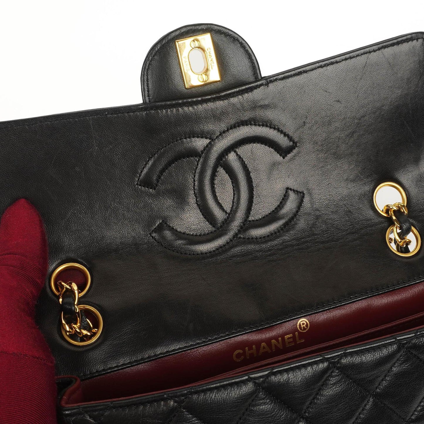 Chanel Classic Flap Bag aus Lammleder mit 24k goldplattierter Hardware
