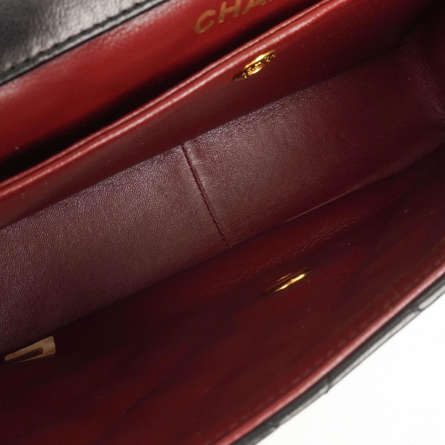 Chanel Classic Flap Bag aus Lammleder mit 24k goldplattierter Hardware