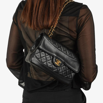Chanel Classic Flap Bag aus Lammleder mit 24k goldplattierter Hardware