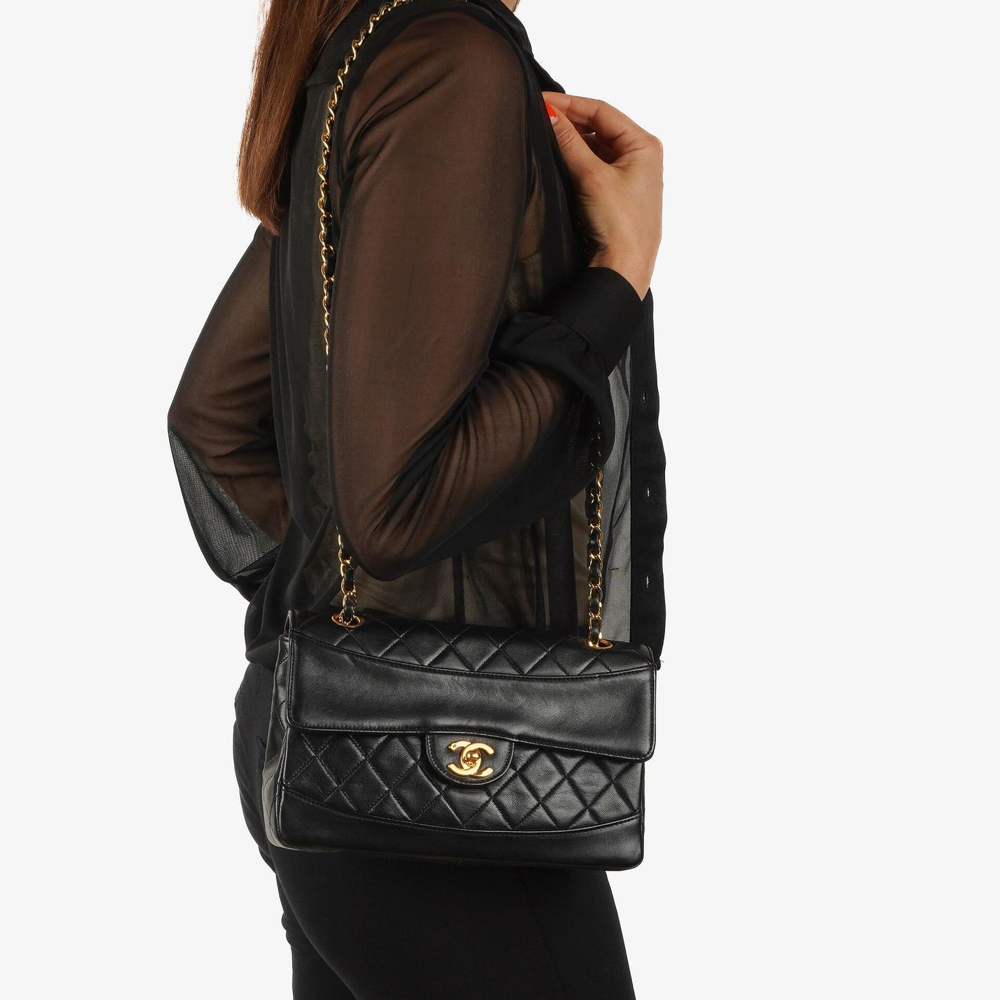 Chanel Classic Flap Bag aus Lammleder mit 24k goldplattierter Hardware