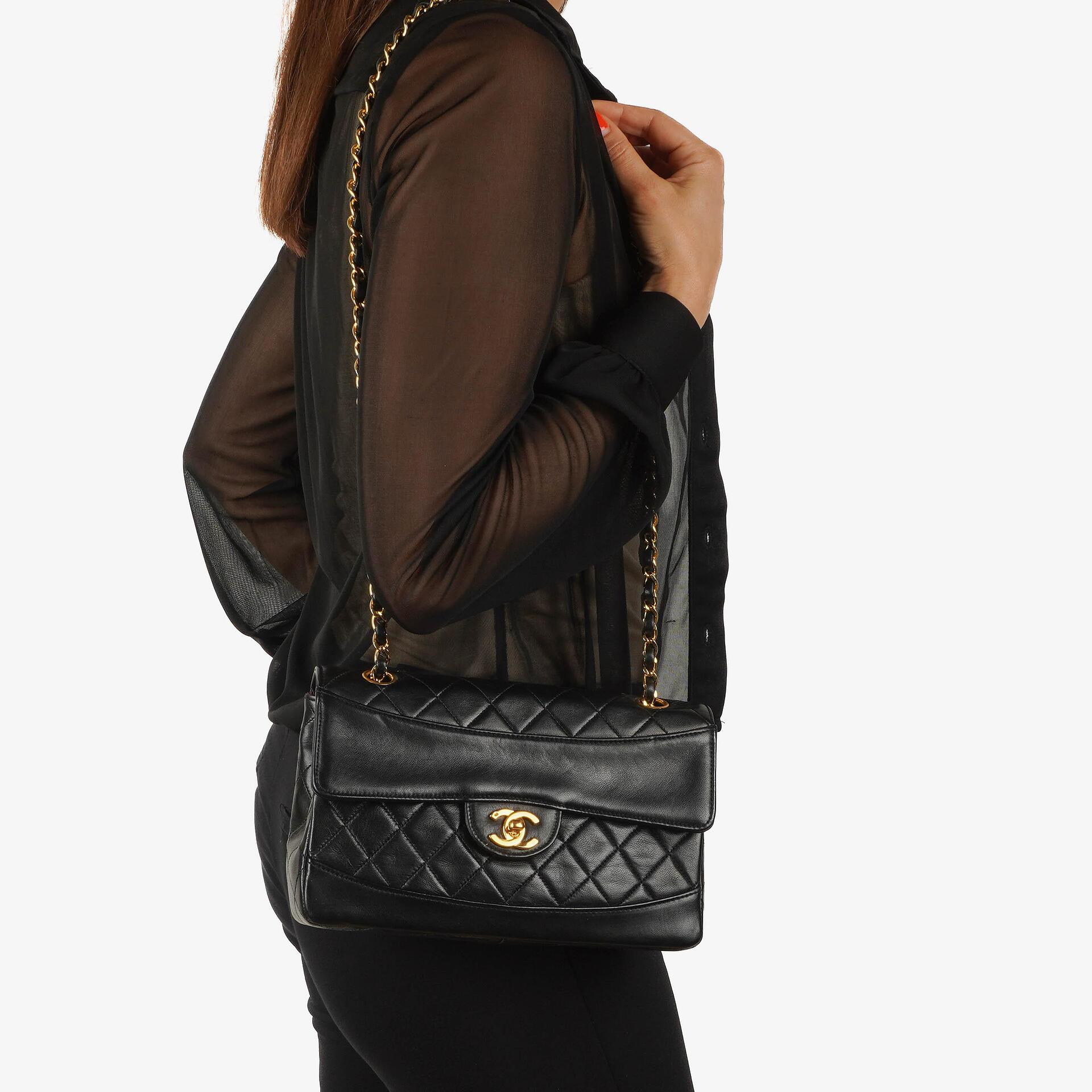 Chanel Classic Flap Bag aus Lammleder mit 24k goldplattierter Hardware