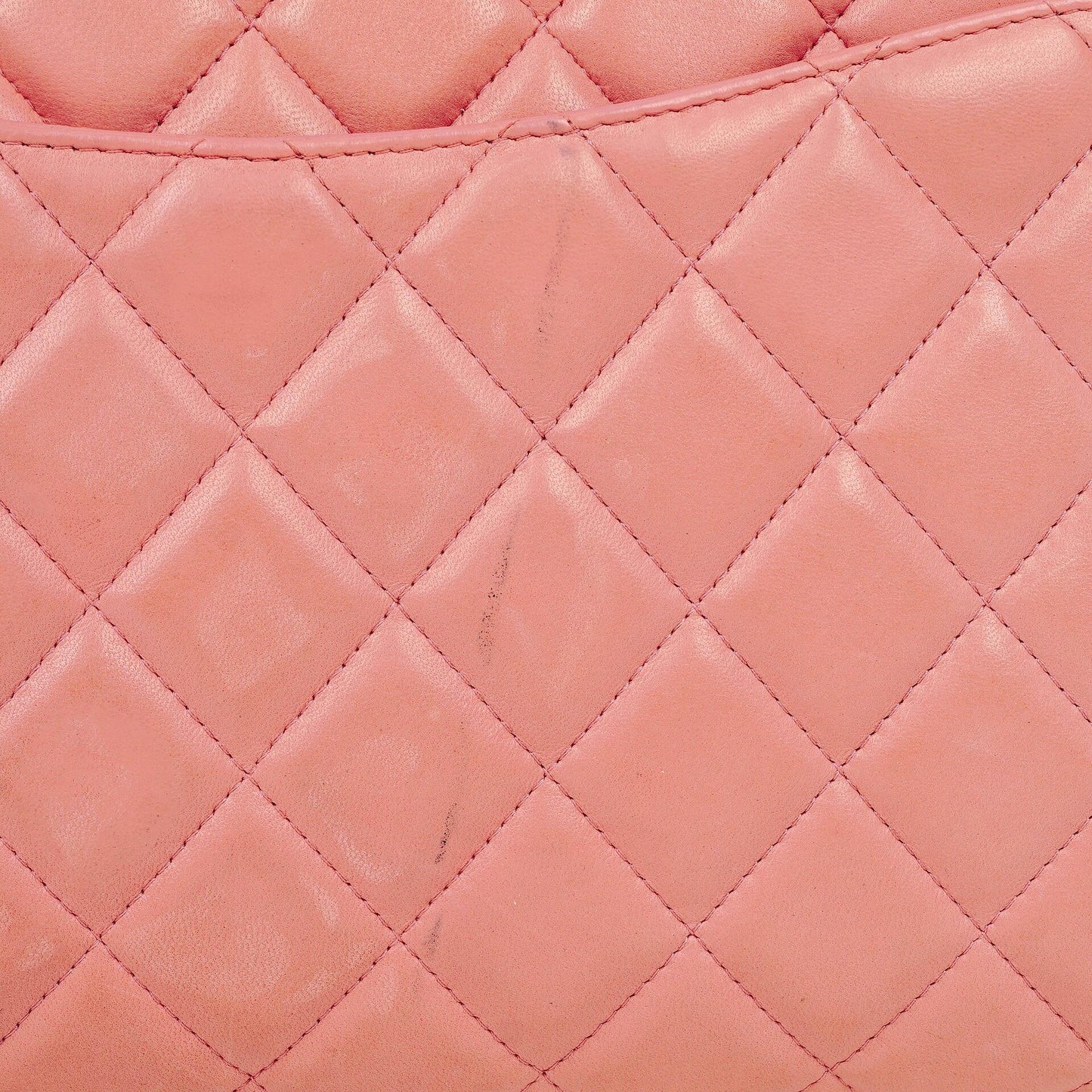 Chanel Classic Flap Clutch mit Kette aus gestepptem Leder und silberfarbener Hardware