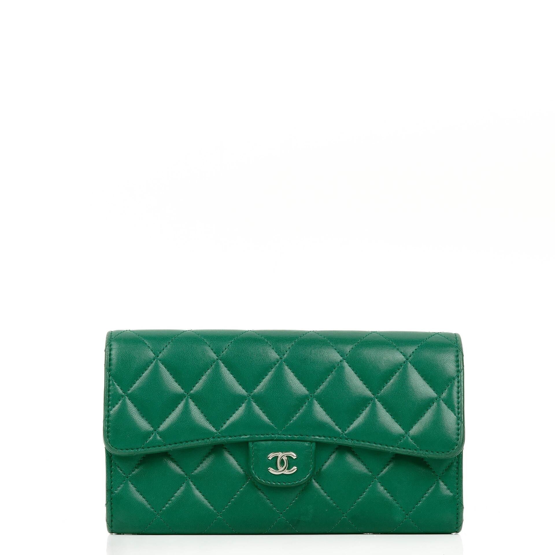 Chanel Classic Flap Lange Geldbörse, Grün gestepptes Leder