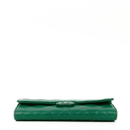 Chanel Classic Flap Lange Geldbörse, Grün gestepptes Leder