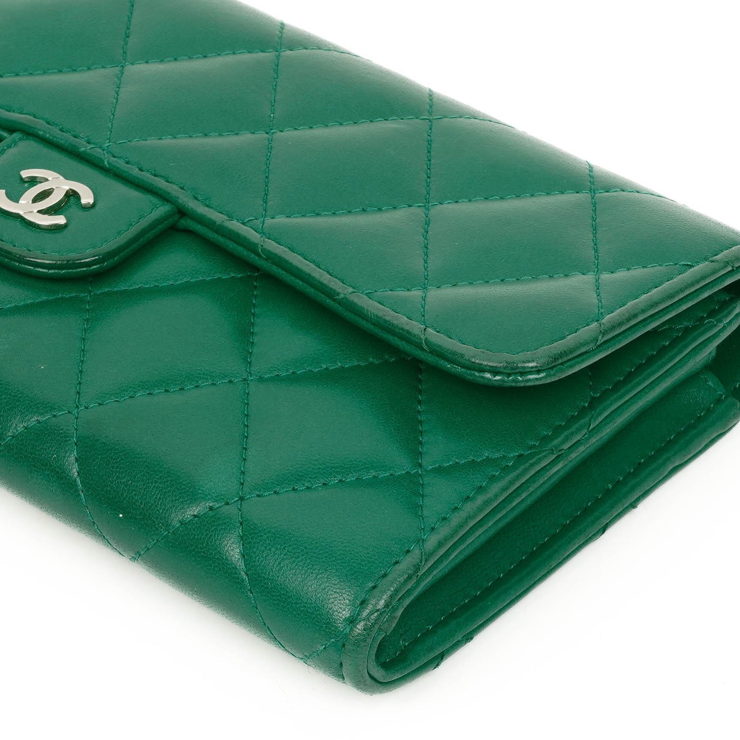 Chanel Classic Flap Lange Geldbörse, Grün gestepptes Leder
