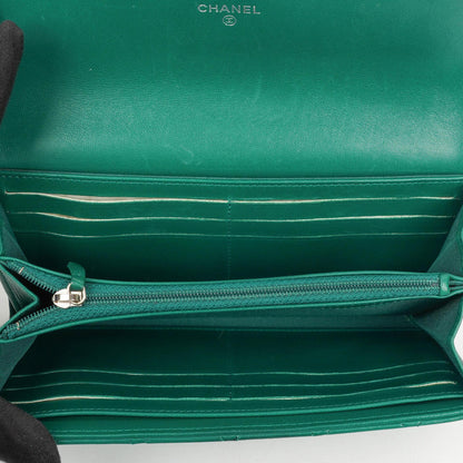 Chanel Classic Flap Lange Geldbörse, Grün gestepptes Leder