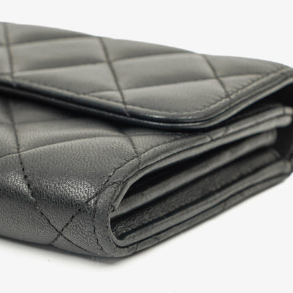 Chanel Classic Flap Geldbörse Schwarz Lammleder Steppung