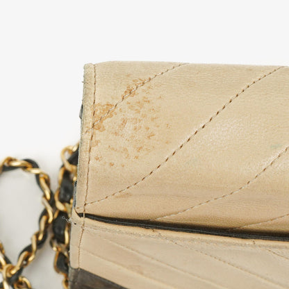 Chanel Classic Full Flap Tasche aus beigem Chevron-Steppleder mit 24K vergoldeten Beschlägen