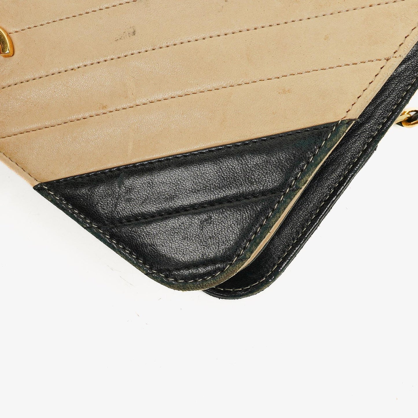 CHANEL Classic Full Flap Tasche aus beigem Leder mit Chevron-Steppung und 24K vergoldeter Hardware