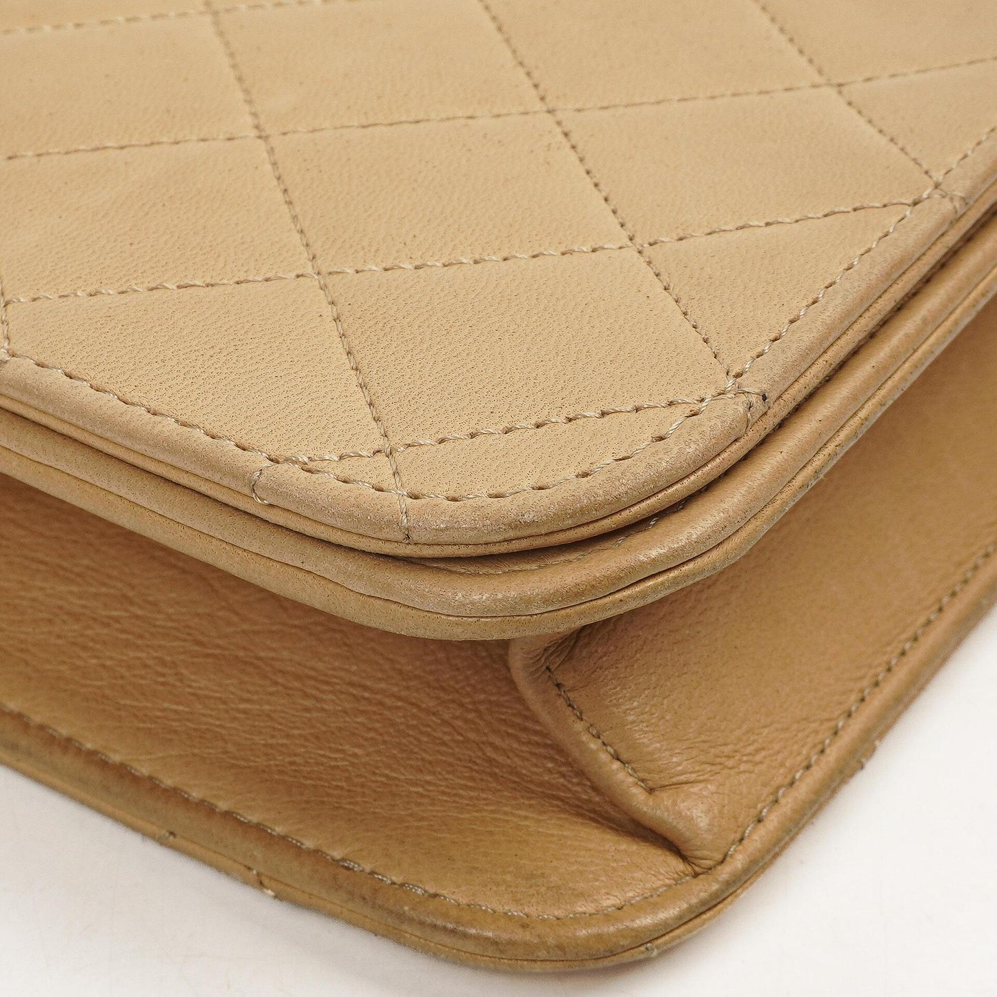 Chanel Classic Vollklapptasche Beige Gequiltetes Lammleder 24K Goldbeschichtetes Hardware