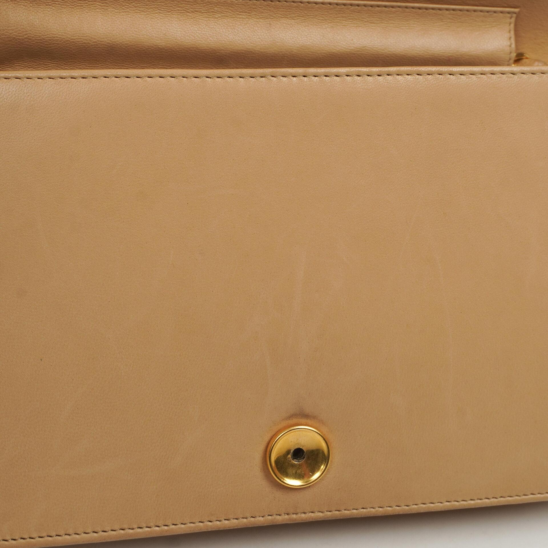 Chanel Classic Vollklapptasche Beige Gequiltetes Lammleder 24K Goldbeschichtetes Hardware