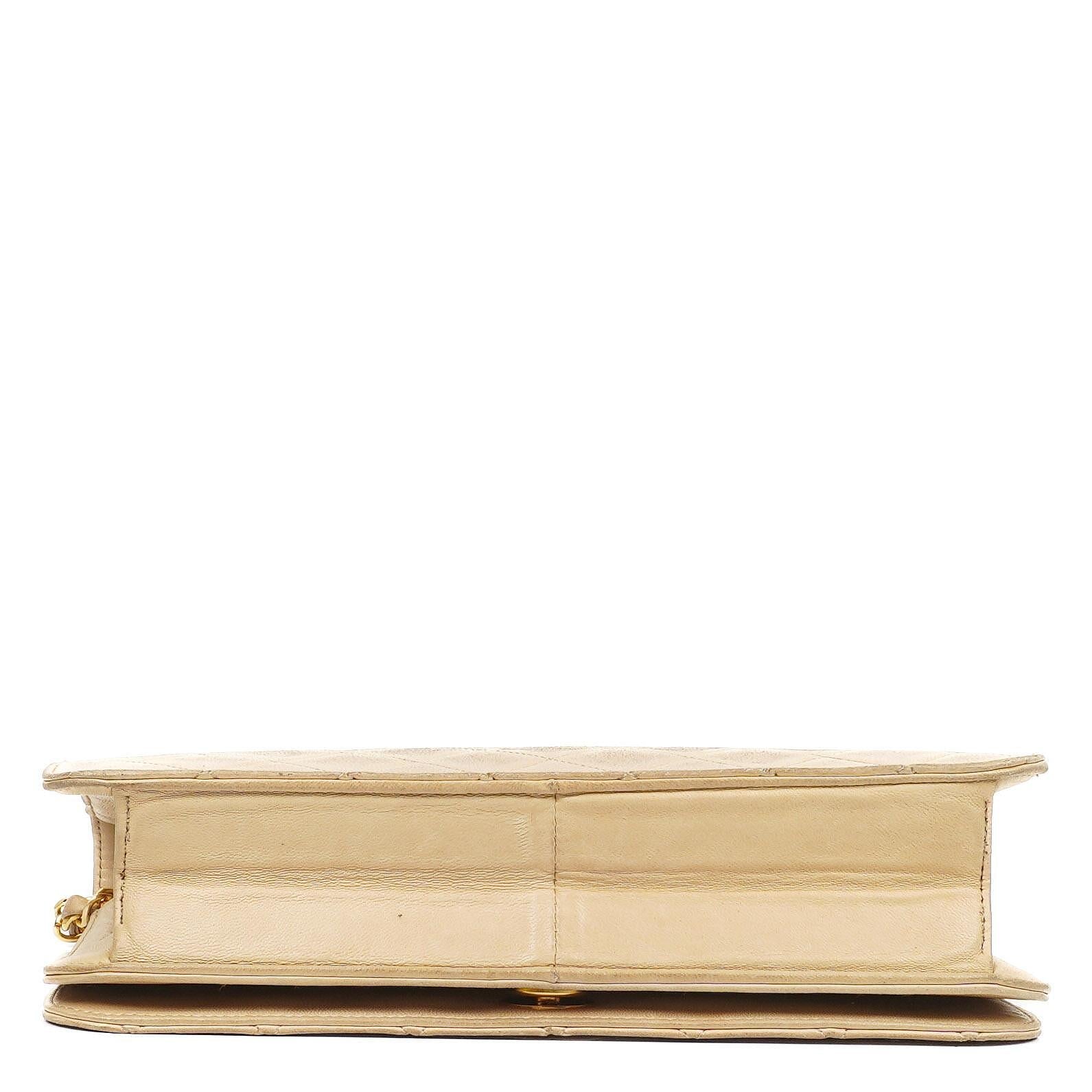 Chanel Classic Vollklapptasche Beige Gequiltetes Lammleder 24K Goldbeschichtetes Hardware