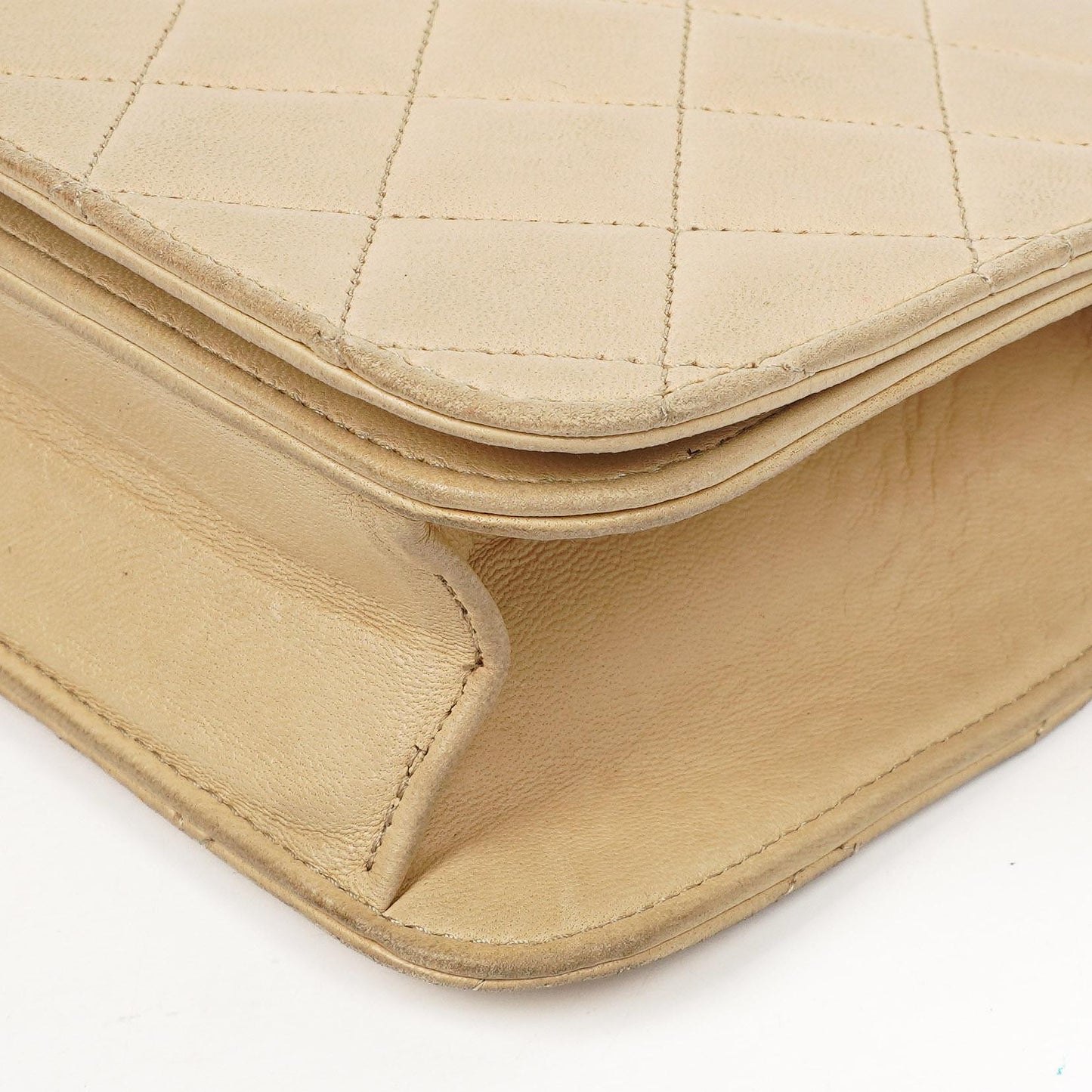 Chanel Classic Vollklapptasche Beige Gequiltetes Lammleder 24K Goldbeschichtetes Hardware