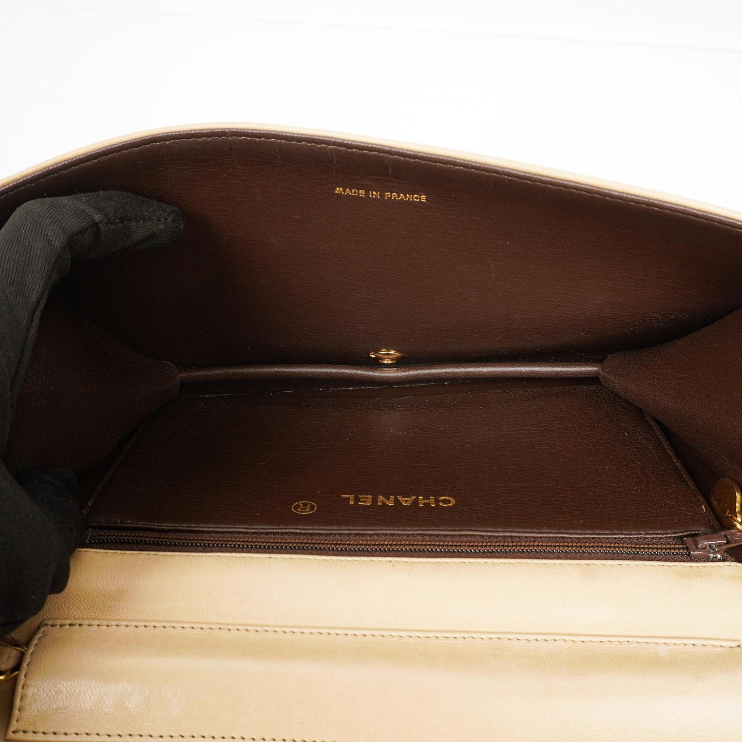 Chanel Classic Vollklapptasche Beige Gequiltetes Lammleder 24K Goldbeschichtetes Hardware