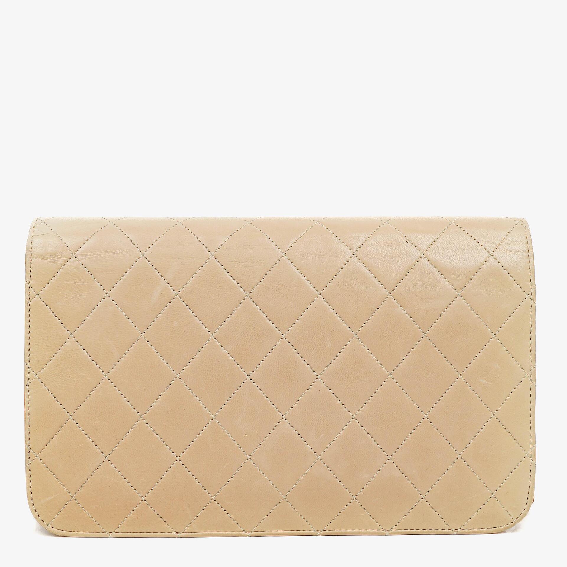 Chanel Classic Full Flap Tasche aus beigem gestepptem Lammleder mit 24K vergoldeter Hardware