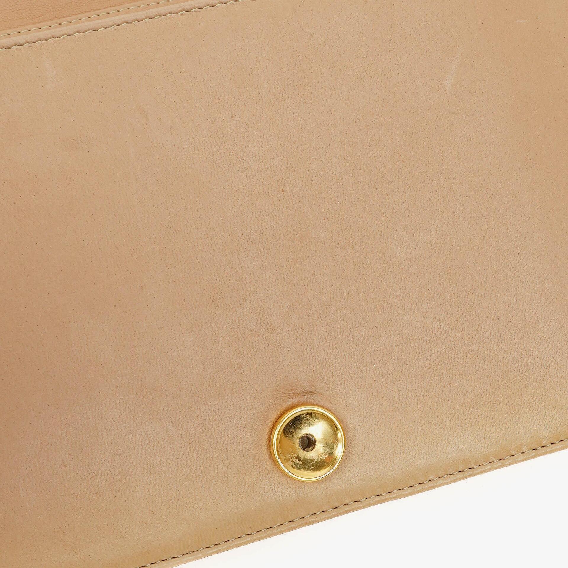 Chanel Classic Full Flap Tasche aus beigem gestepptem Lammleder mit 24K vergoldeter Hardware