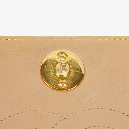 Chanel Classic Full Flap Tasche aus beigem gestepptem Lammleder mit 24K vergoldeter Hardware